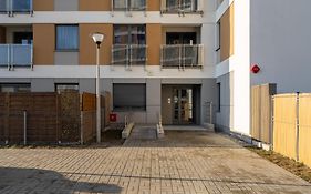 Stylish Beige Apartment With One Bedroom And Parking In Poznan By Noclegi Renters